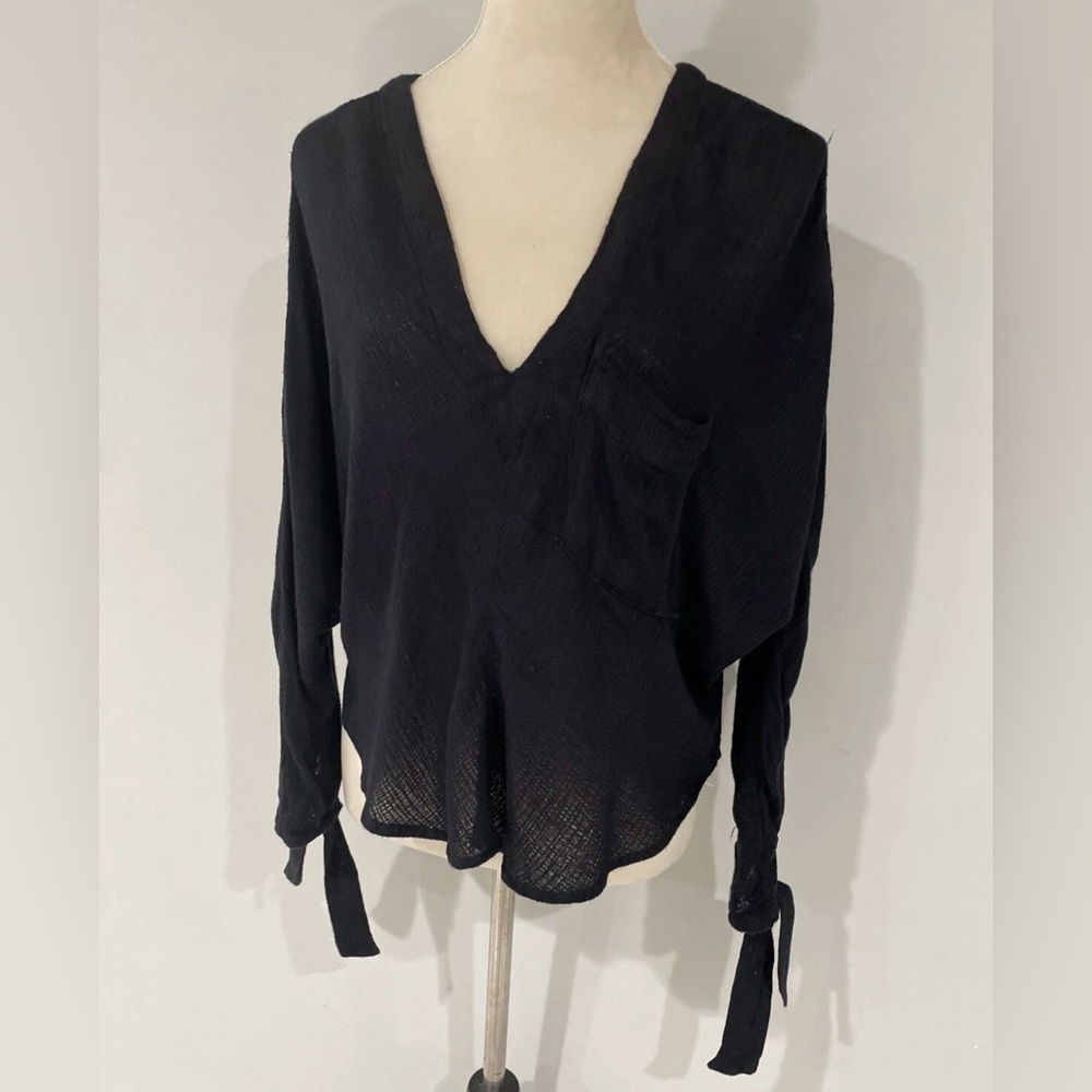 Free People Black Gauzy Pullover Tunic Top Pocket 3/4 Dolman Sleeve V Neck Sz M